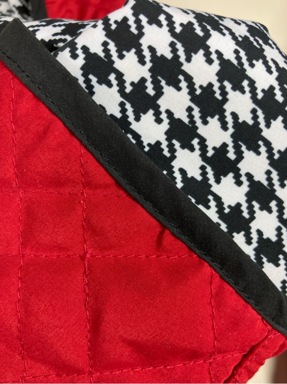 🖤❤️Black & White Houndstooth printed/smooth reversible Jacket w/Red Quilting - Picture 6 of 16